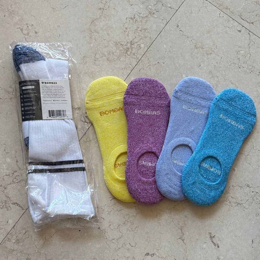 Bombas NWT Unisex sock bundle. 1-4pk no show & 1pr compression size: medium - Picture 4 of 7